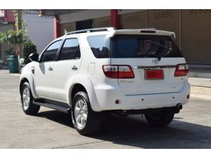 Toyota Fortuner 3.0 (ปี 2011) V SUV AT รูปที่ 2